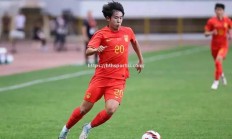 华体会体育-国内足球明星球员在赛场上的亮眼表现
