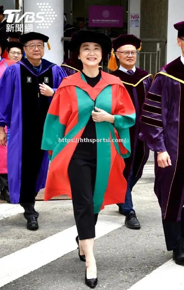 不负使命！女足比赛智慧过人，唤醒沉睡勇者，华丽转身